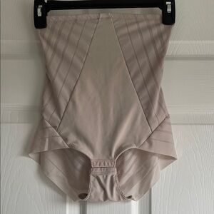 Leonisa Seamless High-Waist Shapewear